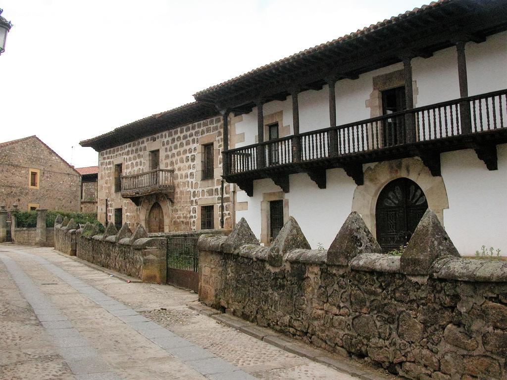 Hostal Visontium Vinuesa Exterior photo