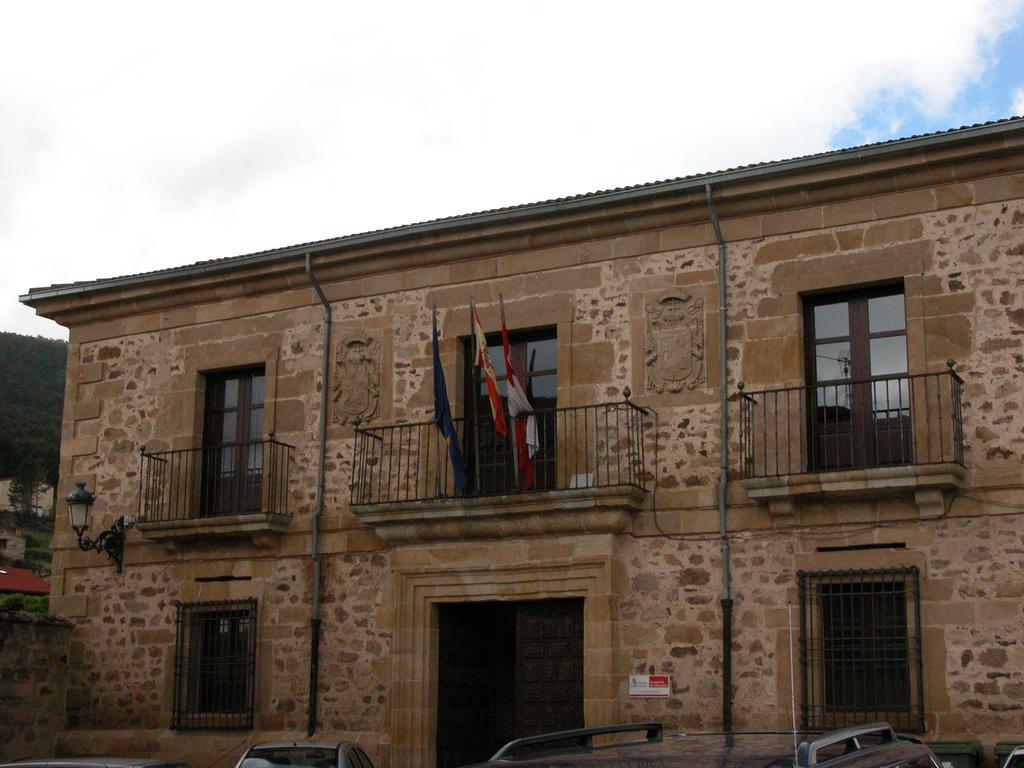 Hostal Visontium Vinuesa Exterior photo